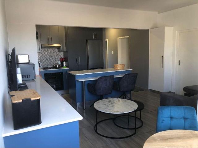 3 Bedroom Apartment in Zonnebloem
