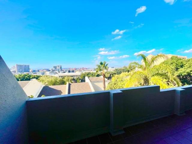 3 Bedroom Apartment in Zonnebloem