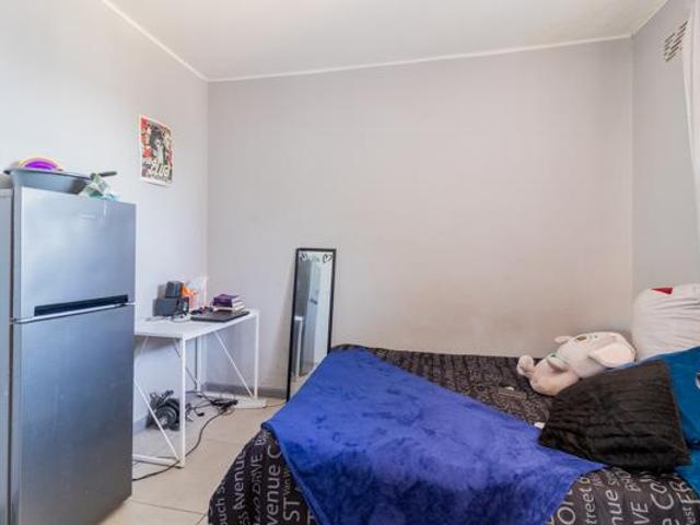 3 Bedroom Apartment in Zonnebloem