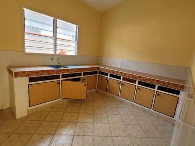3 bedroom apartment in 1/8 acres freehold titles 8.5M