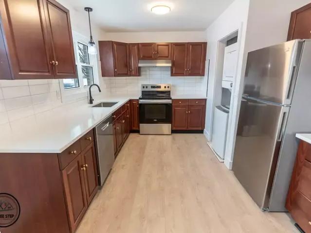 3 Bedroom Apartment Kingston ON LS99557993