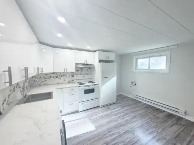 3 Bedroom Apartment Kingston ON 102847159
