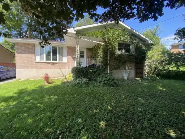 3 Bedroom Apartment Kingston ON 103338356