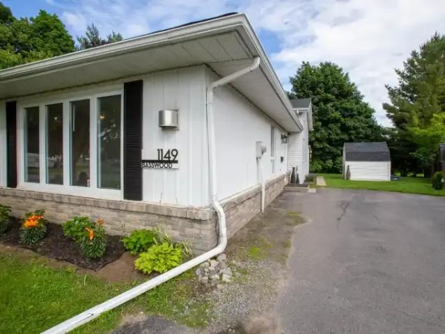 3 Bedroom Apartment Kingston ON 103840209