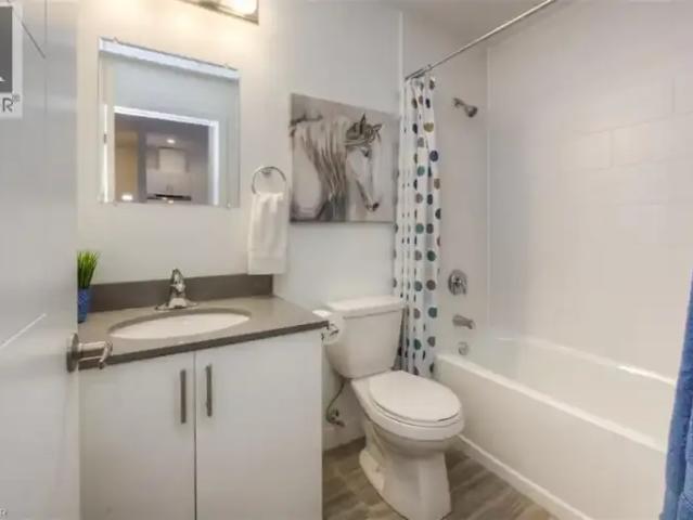 3 Bedroom Apartment Kitchener ON 102952159