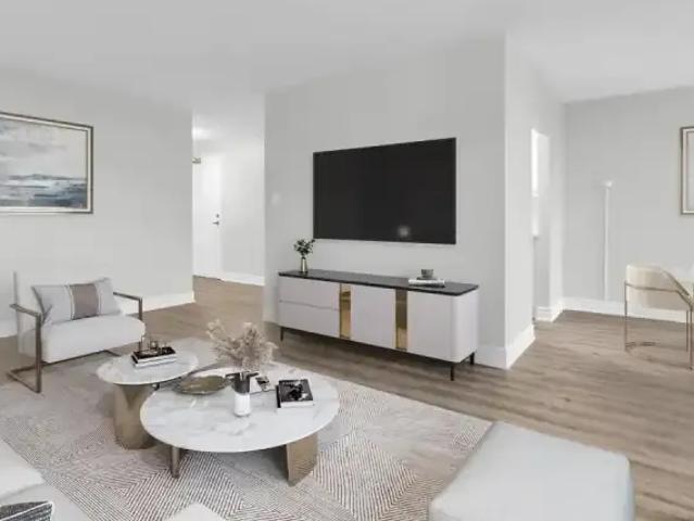3 Bedroom Apartment Kitchener ON 104681135