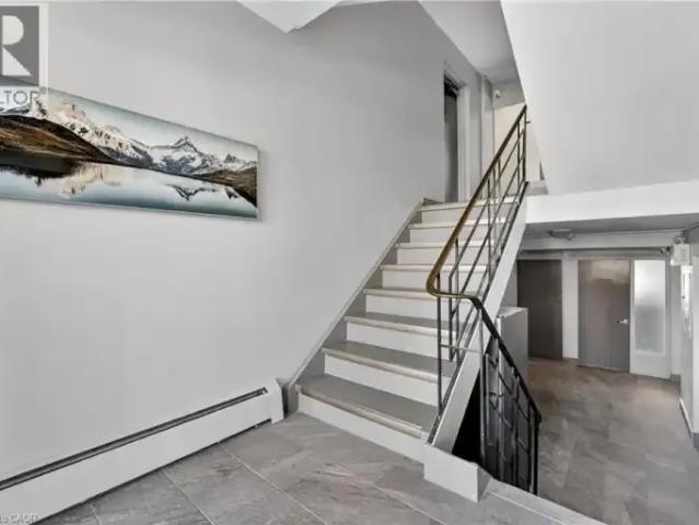 3 Bedroom Apartment Kitchener ON 104842122