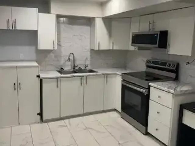 3 Bedroom Apartment Kitchener ON LS103091642