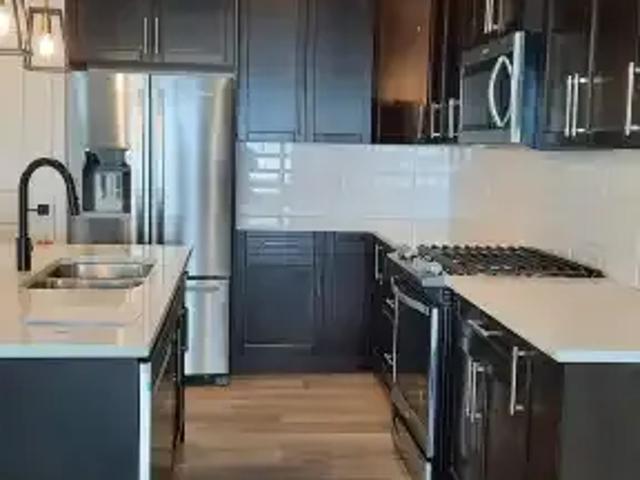 3 Bedroom Apartment Leduc AB 102811666