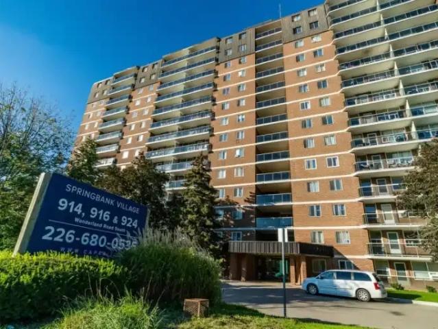 3 Bedroom Apartment London ON LS102845368