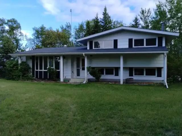 3 Bedroom Apartment Parkland AB 103060446
