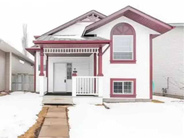 3 Bedroom Apartment Red Deer AB 104179066