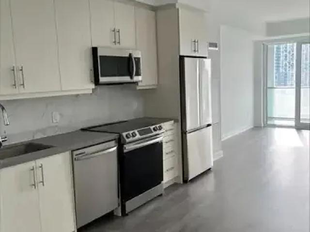 3 Bedroom Apartment Richmond Hill ON 105023400