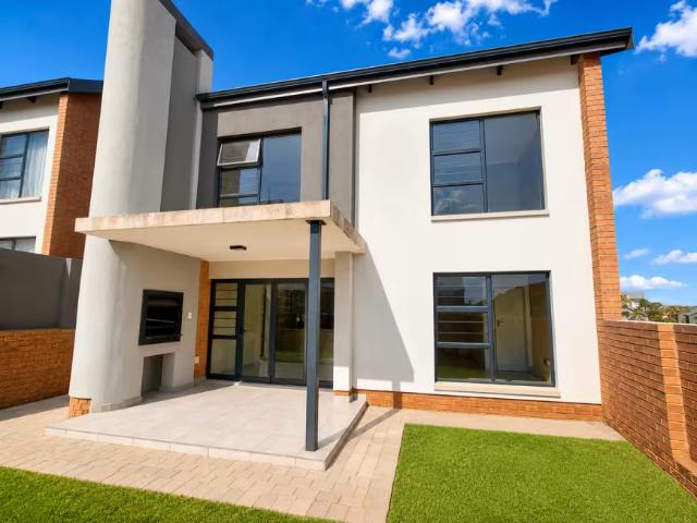 3 Bedroom Apartment Rooihuiskraal North Rooihuiskraal North 103173076