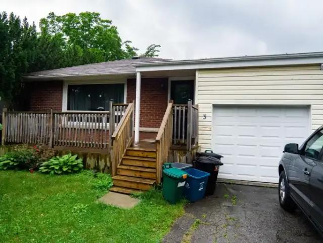 3 Bedroom Apartment St. Catharines ON 102846799
