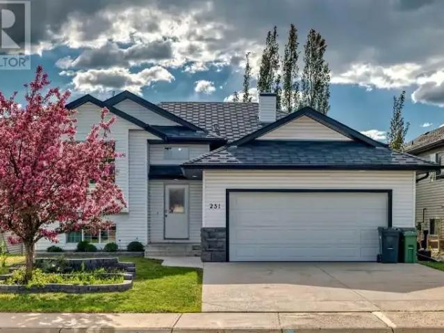 3 Bedroom Apartment Strathmore AB LS102143668
