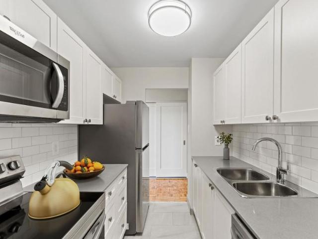 3 Bedroom Apartment Sarnia ON 98310280