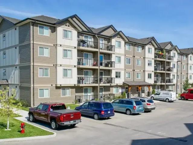 3 Bedroom Apartment Selkirk MB 105226350