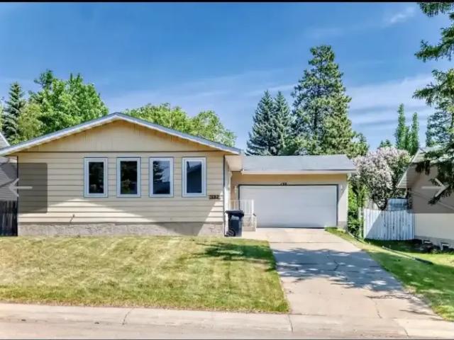 3 Bedroom Apartment Sherwood Park AB 104257102