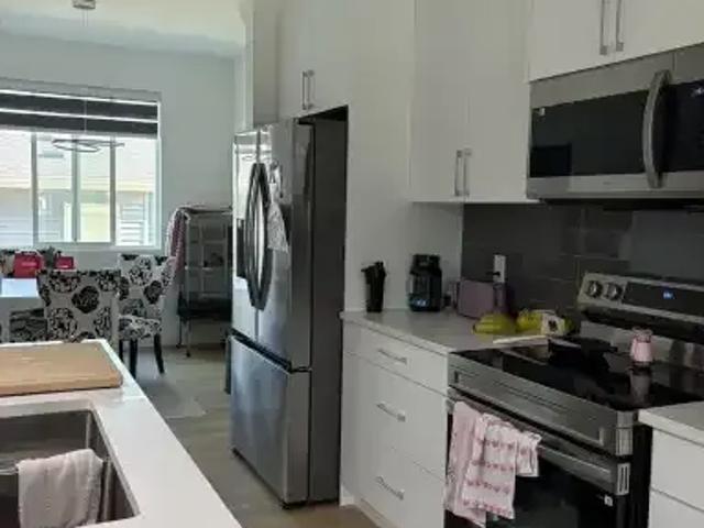 3 Bedroom Apartment Spruce Grove AB 104401553