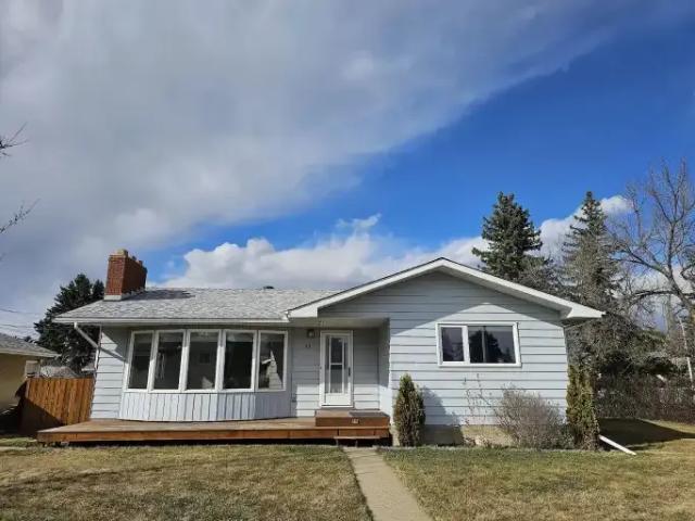 3 Bedroom Apartment Spruce Grove AB 105100777