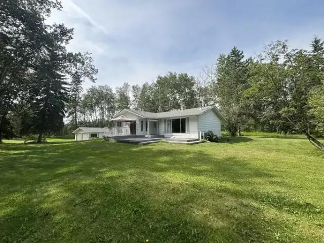 3 Bedroom Apartment Spruce Grove AB 105226557