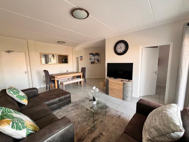 3 Bedroom Apartment To Let in Waterfall