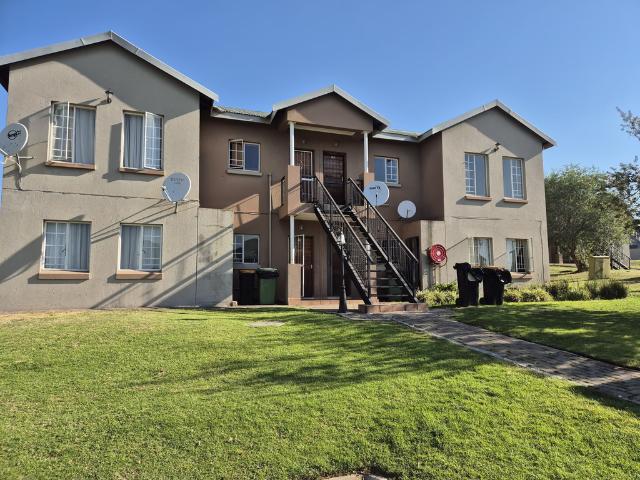 3 Bedroom Apartment To Let in Cashan