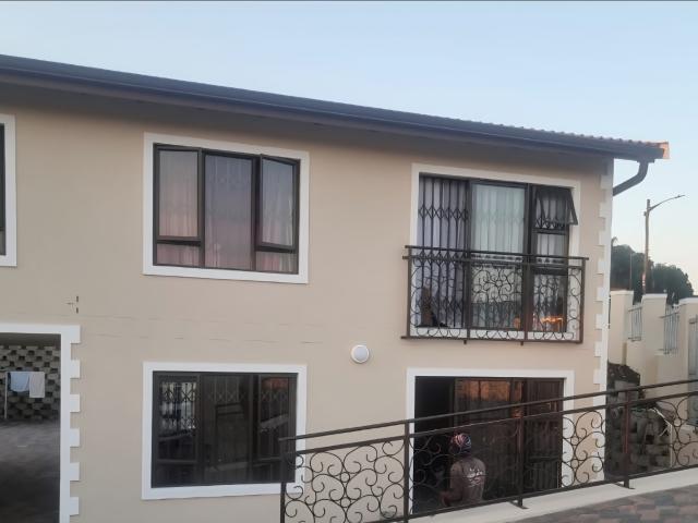 3 Bedroom Apartment To Let in Clayfield