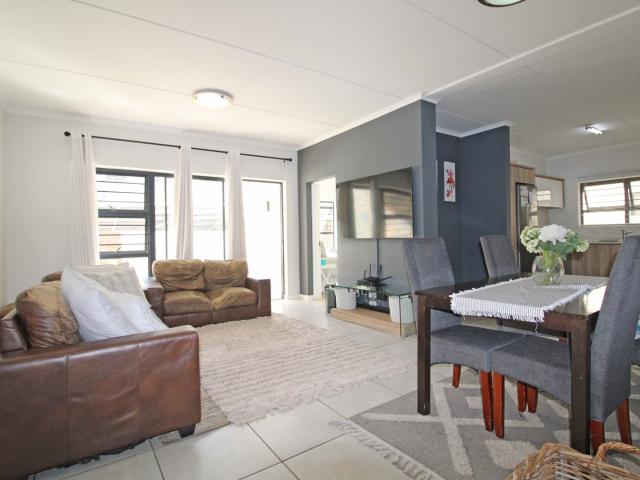 3 Bedroom Apartment To Let in Crowthorne AH