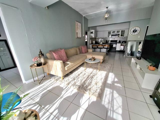 3 Bedroom Apartment To Let in Dorchester Heights