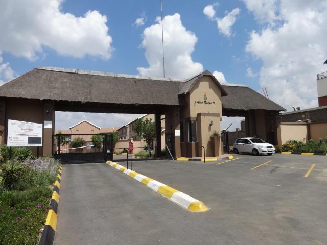 3 Bedroom Apartment To Let in Greenstone Hill