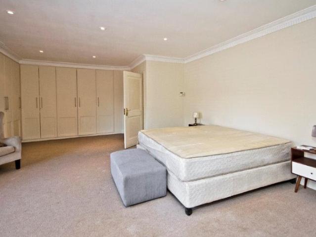 3 Bedroom House To Let in Hyde Park