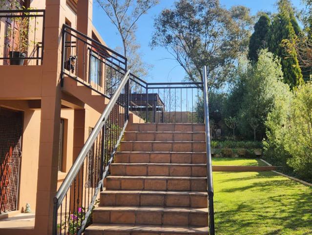 3 Bedroom Apartment To Let in Lonehill