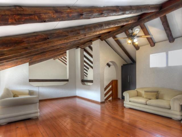 3 Bedroom Apartment To Let in Morningside