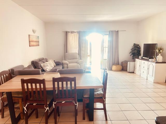 3 Bedroom Apartment To Let in North Riding