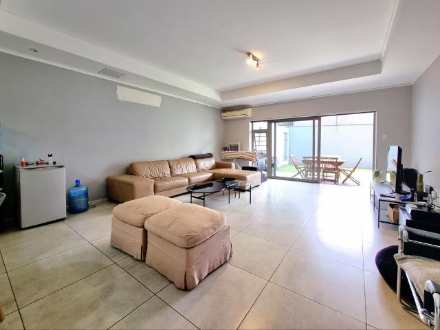3 Bedroom Apartment To Let in Oaklands
