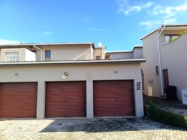 3 Bedroom Apartment To Let in Old Place