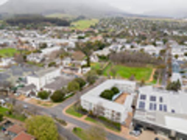 3 Bedroom Apartment To Let in Stellenbosch Central