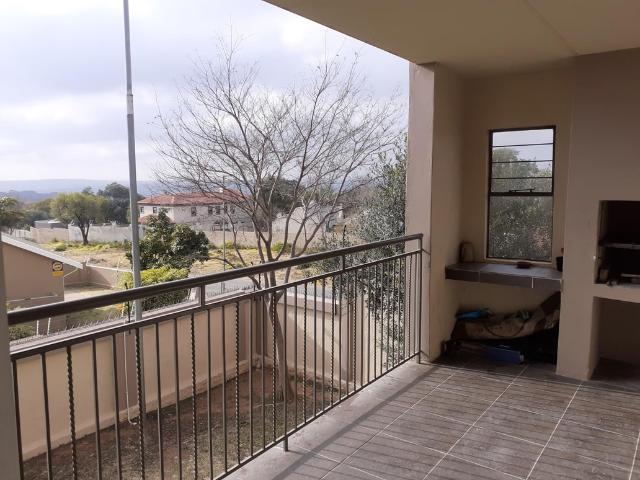 3 Bedroom Apartment To Let in Sundowner