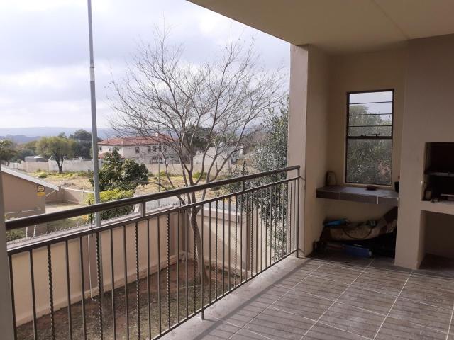 3 Bedroom Apartment To Let in Sundowner