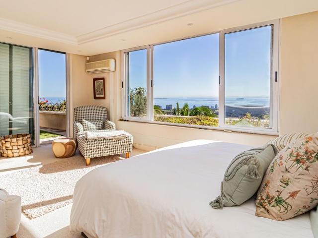 3 Bedroom apartment to rent in Green Point, Cape Town