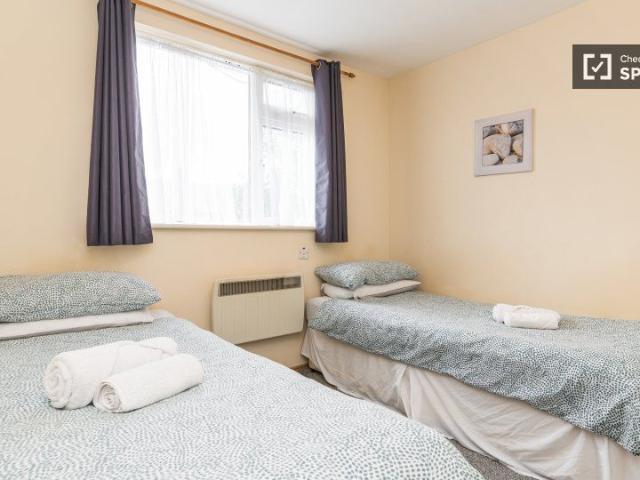 3 bedroom apartment to rent in Drimnagh, Dublin