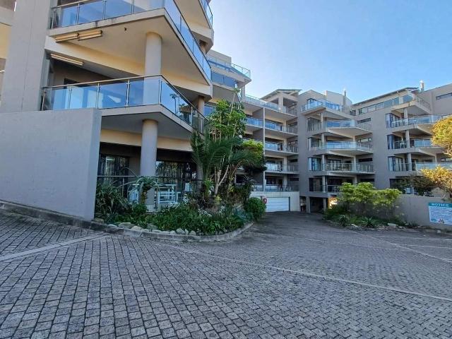 3 Bedroom Apartment to Rent in Lawrence Rocks