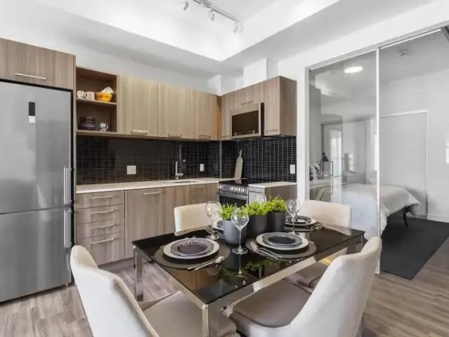 3 Bedroom Apartment Toronto ON 104597550