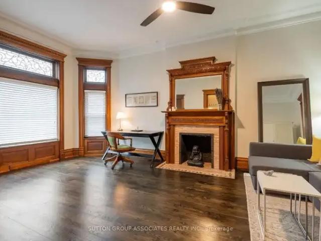 3 Bedroom Apartment Toronto ON 103695163