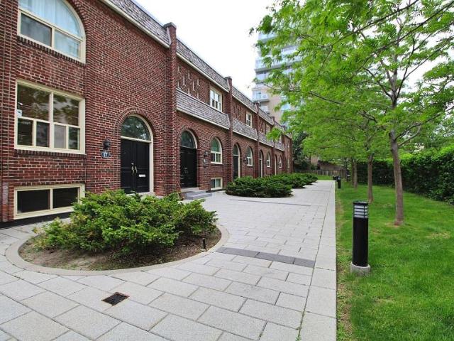 3 Bedroom Apartment Toronto ON 97742296