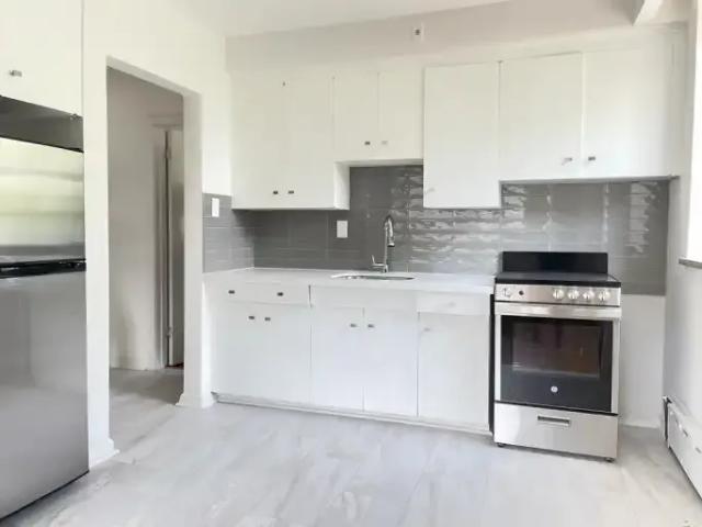 3 Bedroom Apartment Toronto ON 99460465