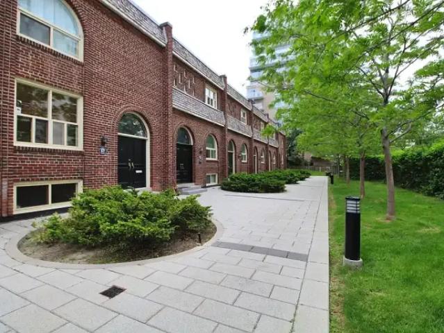 3 Bedroom Apartment Toronto ON LS97602435