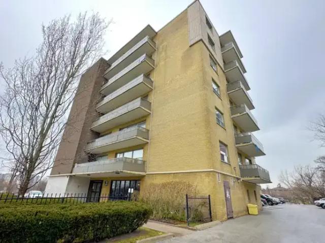 3 Bedroom Apartment Toronto ON LS101725081